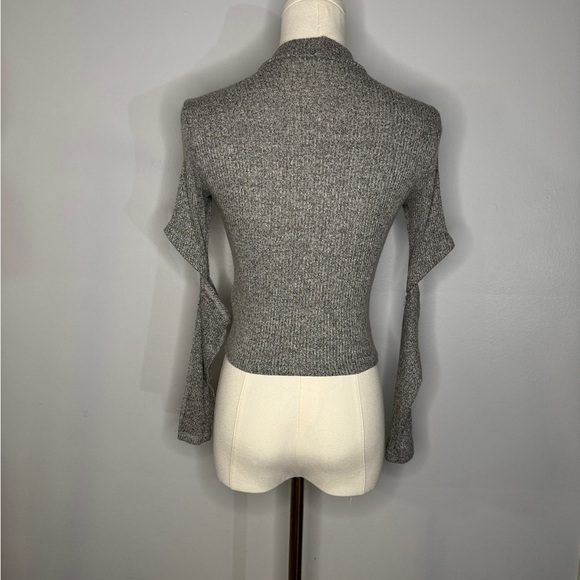Heather Gray Open Sleeve Top - Picture 3 of 5